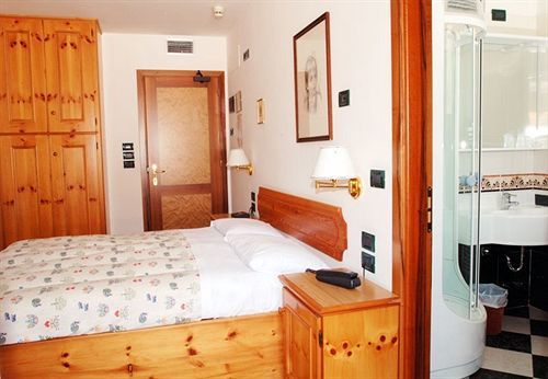 Laurino Hotel Moena Buitenkant foto